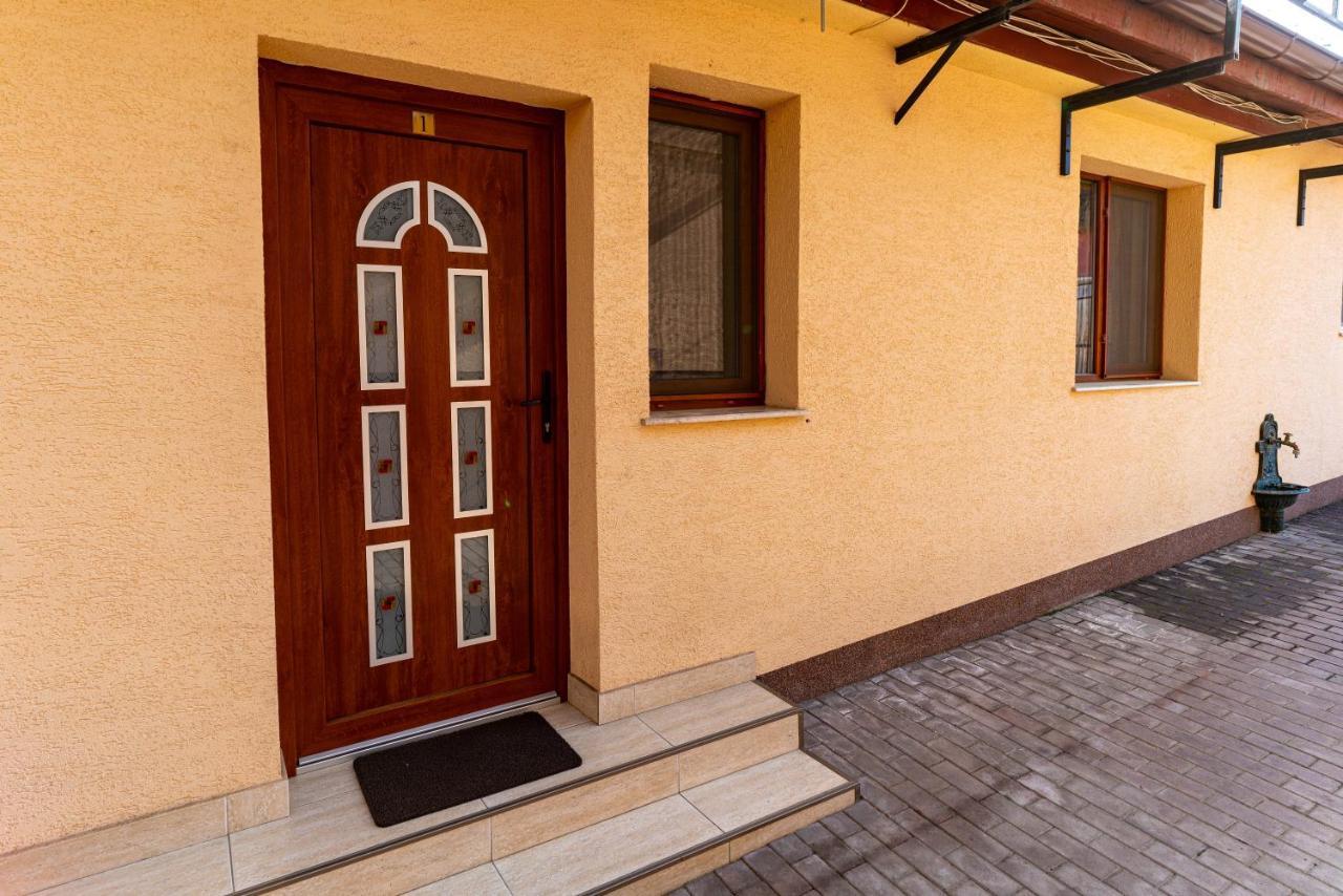 La Bebe 1 Bed Hunedoara Exterior foto